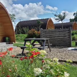 Lupin Glamping Pod, hotel in Cheltenham