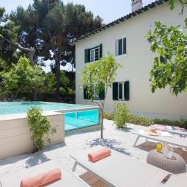 Glyfada Villa 6BR 16ppl Private Pool 300m to Beach