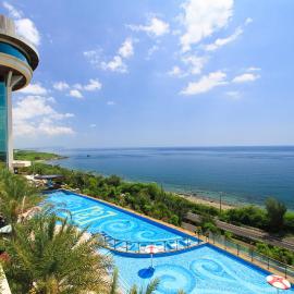 H Resort, hotel Csecsengben