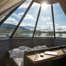 Arctic Land Adventure Glass Igloos, hotel in Kilpisjärvi
