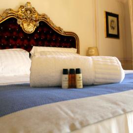 Les Suite Royales، فندق في ساساري