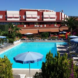 Residence Hotel Felix, hotel v mestu Ricadi