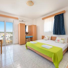 Yiannis Apartments, hotel i Rhodos By