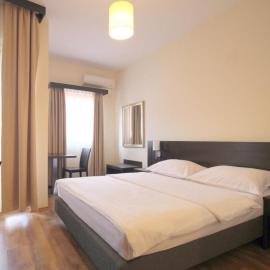 Lucic Rooms & Suites, hotel u Budvi