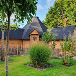 Finse Kota - Tiny House، فندق في أوستكابيلي