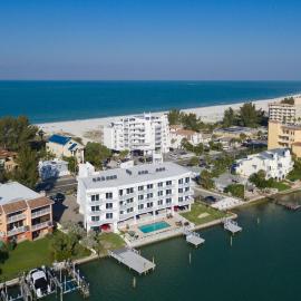 Provident Oceana Beachfront Suites, hotel a St Pete Beach
