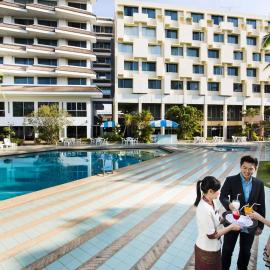 Charoen Hotel, hotell i Udon Thani