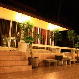 The Theatre Villa, hotel in Bang Saphan