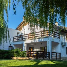 Califarul Alb, hotel a Chilia Veche