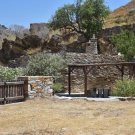 Private Stone House near Orkos Beach، فندق في Orkos