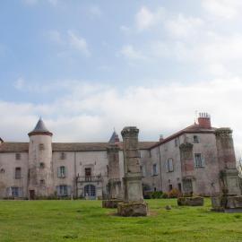 Château de Chantelauze, hotel Olliergues városában