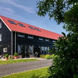 Hofwestdijk, hotel in Vrouwenpolder