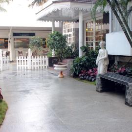 Highgates Hotel