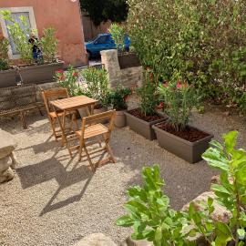 LES LAURIERS, hotel in L'Isle-sur-la-Sorgue