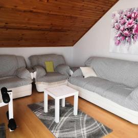 Apartman Ivana โรงแรมในวาราชดีน