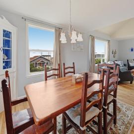 3 Bed 2 Bath Vacation home in Newport