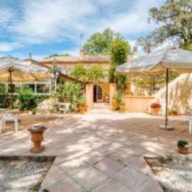 Logis Hotel Le Chêne Vert, מלון בבולן