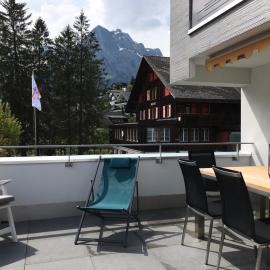 Summer Stay in Engelberg Apartment with Spacious Terrace & Mountain Views, hotel sa Engelberg