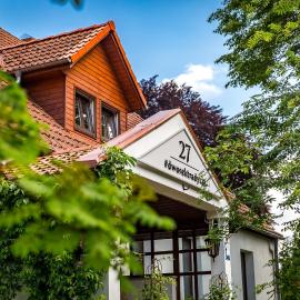 Dworek Tradycja, hotel i Łobez