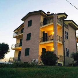 La Collina di Emma, hotel em Massignano