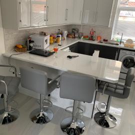 Entire 6 Bed 5 Star Luxury House FREE WiFi nice views, Hotel in Burnley