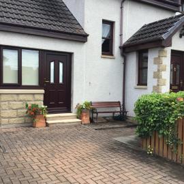 Exclusive Private double room, en-suite wet room Private entrance, Hotel in Forres