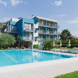 Hotel Holiday Sport & Relax, khách sạn ở Nago-Torbole