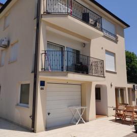 Apartment Greta,50 METERS TO THE BEACH, hotel in Banjole