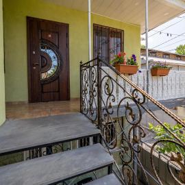 Tsera House, hotel a Gori