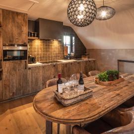 BARNEYS HOUSE, hotel in Sint-Laureins