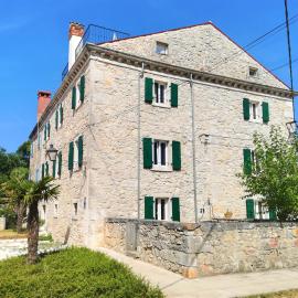 Castello Gulich, отель в Поречи