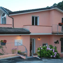 B & B LA MARMIFERA