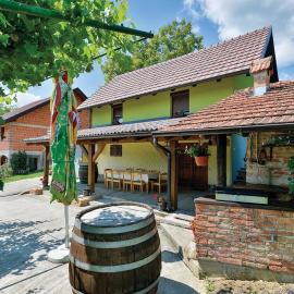 Kuća za odmor Pri Brozu، فندق في Kumrovec