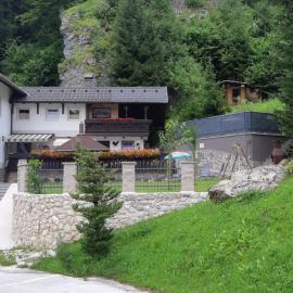 Apartment Tarman, hotel in Jesenice