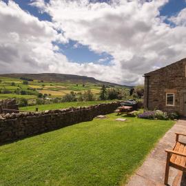 Crow Hall - Character cottage with stunning views, hotel en Reeth