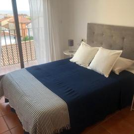 APARTAMENTOS FUENTE ARRIBA, hotel en Poyales del Hoyo