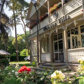 Wooden Villa APARTMENTS, hotel in Jūrmala