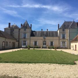 CHATEAU DE CHAVANNES, hotel en Tresnay