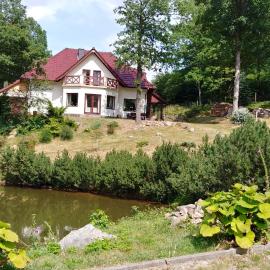 Apartament Bukowy Las, hotelli kohteessa Zachełmie