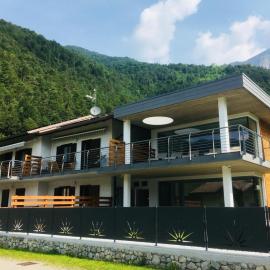 Seia Mountain Wellness, Hotel in Mezzolago