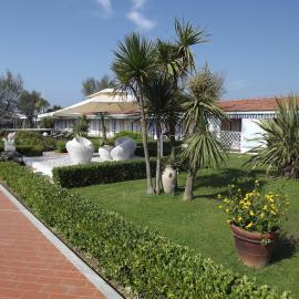 Bedrooms Venezia - camere e spiaggia, hotel in Marina di Carrara