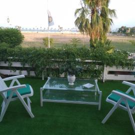 Apartamento con terraza y vistas al mar, hotel di Burriana
