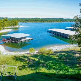 Table Rock Resorts at Indian Point，布蘭森的飯店