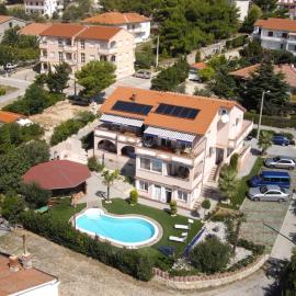 Apartments Stengl, viešbutis mieste Rab