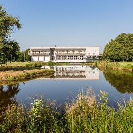 Golfhotel & Restaurant Lindenhof，巴特菲爾伯爾的飯店