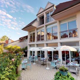 Hôtel de France Contact-Hôtel, hotel en Évian-les-Bains