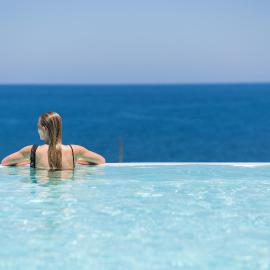 파노르모스 레팀노에 위치한 호텔 Wave Villa, Seaside Living & Your Own Beach Spot, By ThinkVilla