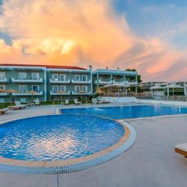 Blue Sea Hotel, hotel din Kanali