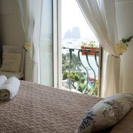 La Finestra sui Faraglioni – hotel w mieście Capri
