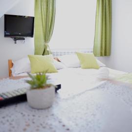 Pokoje i Apartament u Lucyny, hotel in Czarna Góra